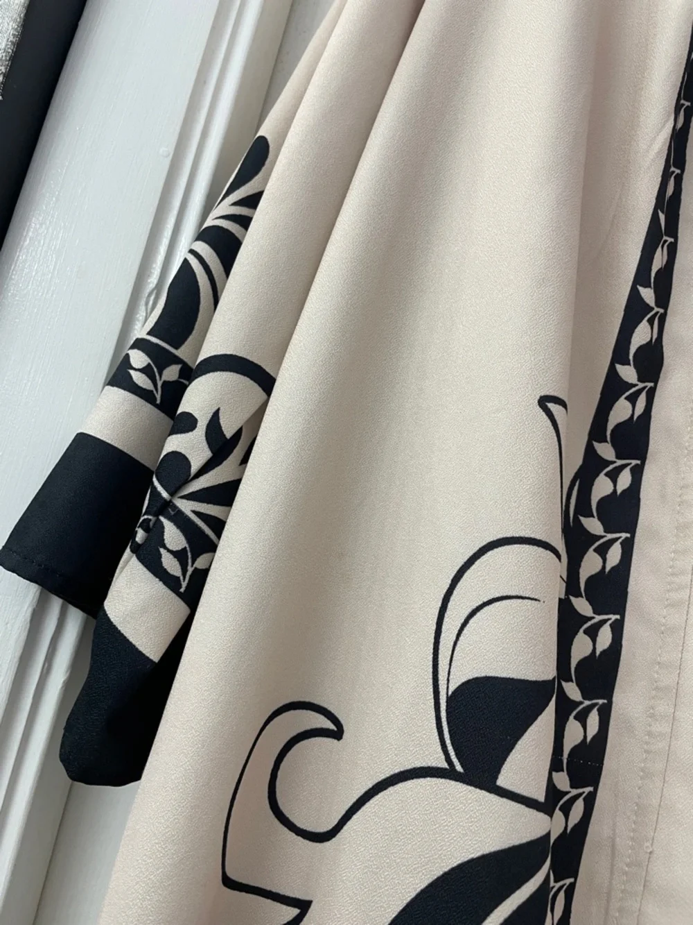 Beige and Black Printed Kimono Duster - Picture 3 of 7